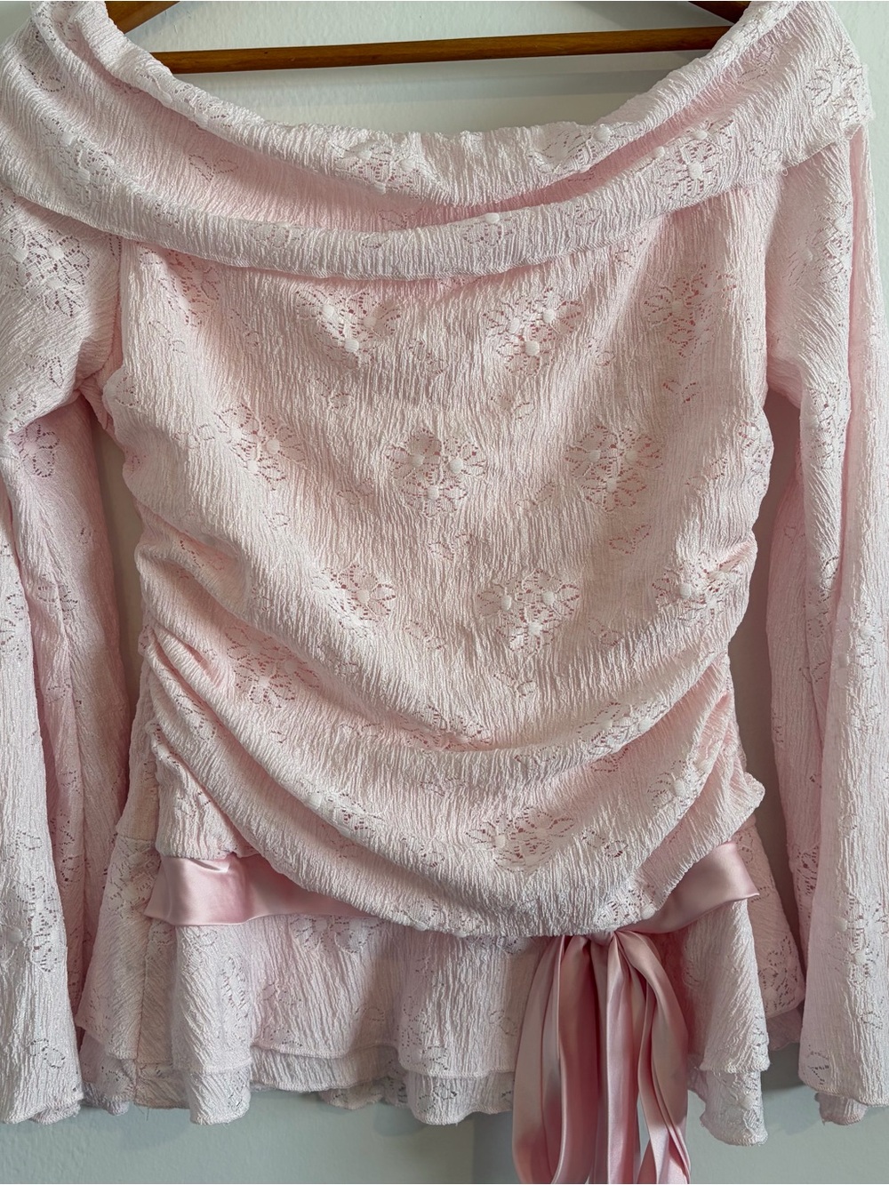 Cider Light Pink Off-Shoulder Daisy Lace Blouse - Picture 3 of 8